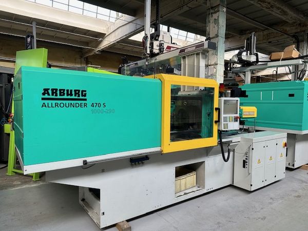 Arburg 470S 1000-290 / Linia produkcyjna z robotem Wittmann W821 / Godziny pracy: ca. 35.000 h w trybie automatycznym