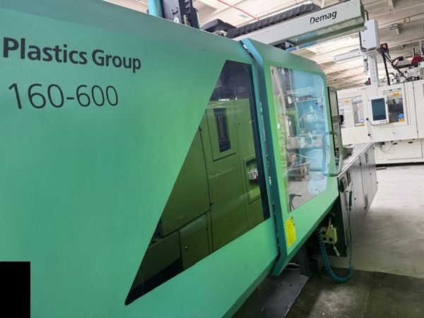 Demag Ergotech Systec 160/520-600 z robotem Wittmann-Demag W732 / Godziny pracy: ok. 12.000 h w trybie automatycznym / Bardzo dobry stan techniczny