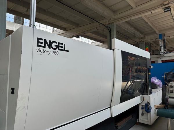 Engel Victory 1050/260 Tech Ecodrive z robotem Engel Viper 40 / Maszyna hybrydowa / Godziny pracy: 25.000 ca. w trybie automatycznym 