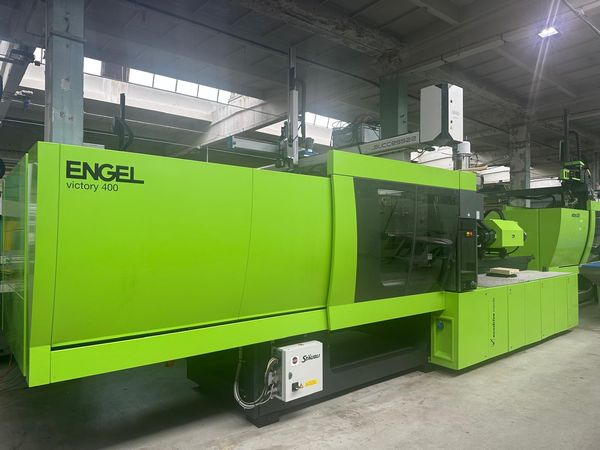 Engel Victory 2550/400 Tech Ecodrive z robotem Sepro Industrial Robot Success 22 / Maszyna hybrydowa / Godziny pracy: ca. 300 h w trybie automatycznym 