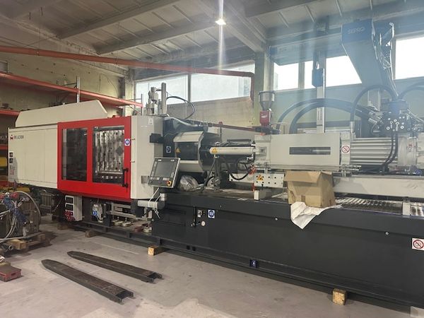 Ferromatik Milacron K-TEC 350-2650 / Linia produkcyjna z robotem Sepro