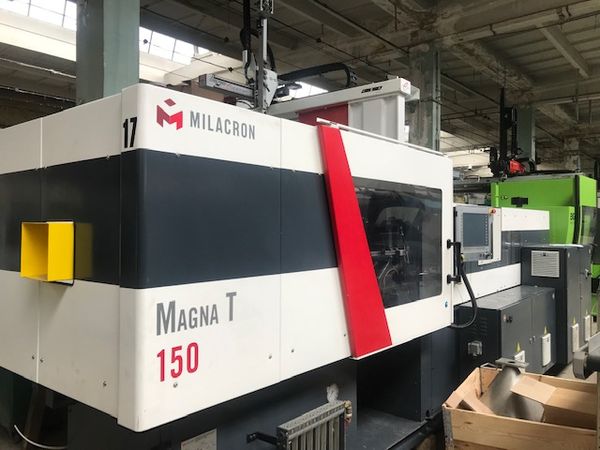 Ferromatik Milacron Magna T(MTs) 150-450 / Linia produkcyjna z robotem Wemo 6-5 xDesign, taśmociągiem Wemo WCS-R i klatką bezpieczeństwa / Bardzo dobry stan techniczny