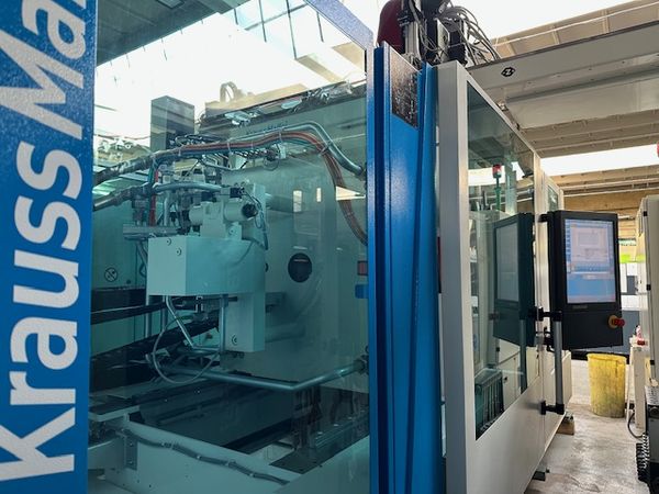 Krauss Maffei KM 200-750 CX z robotem Wittmann-Krauss Maffei LRX100-1811 / Godziny pracy: ca.  h w trybie automatycznym