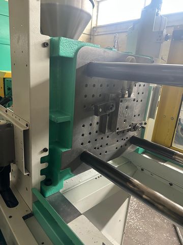 Arburg-270C-wtryskarka-używana-Szczeppol-Łódź-Polska