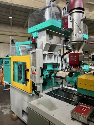 Arburg-270C-wtryskarka-używana-Szczeppol-Łódź-Polska