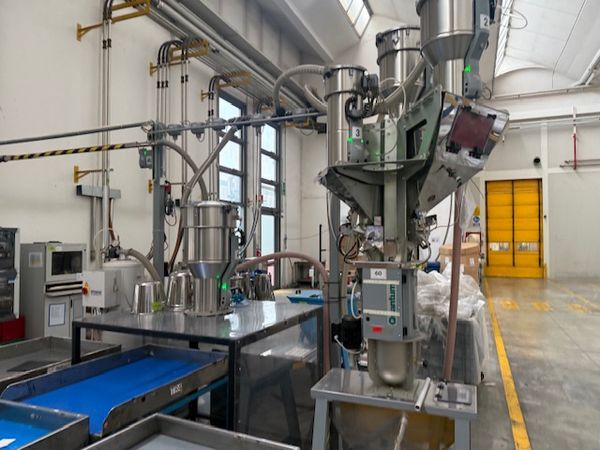 Piovan-dozownik-barwnika-Szczeppol-Łódź-Polska