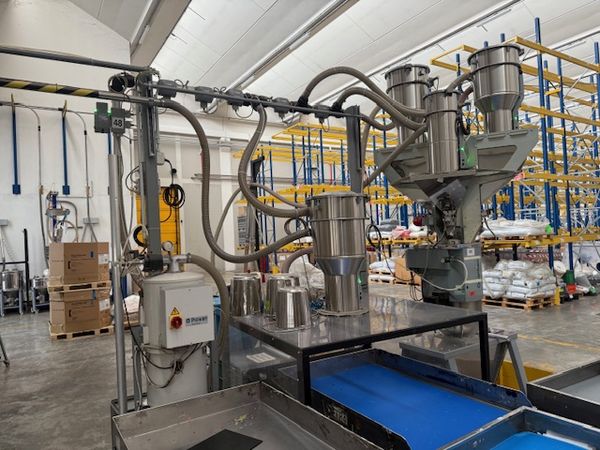 Piovan-dozownik-barwnika-Szczeppol-Łódź-Polska