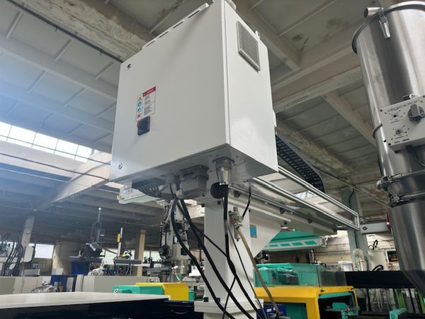 Haitian-wtryskarka-używana-Szczeppol-Łódź-Polska