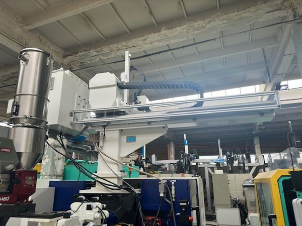 Haitian-wtryskarka-używana-Szczeppol-Łódź-Polska