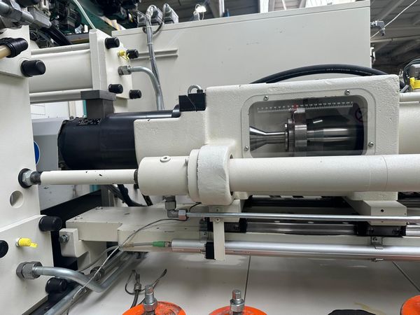 Krauss-Maffei-wtryskarka-używana-Szczeppol-Łódź-Polska