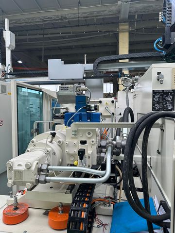 Krauss-Maffei-wtryskarka-używana-Szczeppol-Łódź-Polska