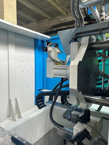 Krauss-Maffei-wtryskarka-używana-Szczeppol-Łódź-Polska