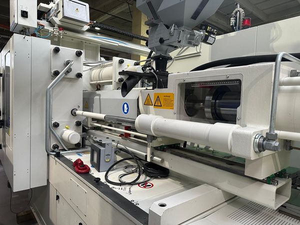 Krauss-Maffei-wtryskarka-używana-Szczeppol-Łódź-Polska