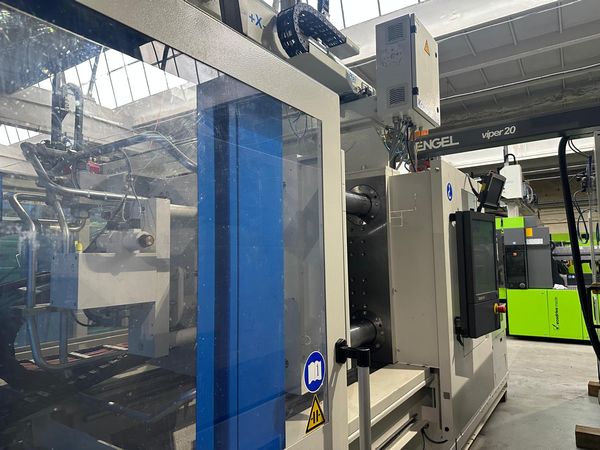 Krauss-Maffei-wtryskarka-używana-Szczeppol-Łódź-Polska