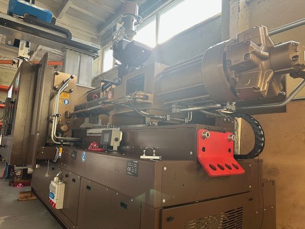 Krauss-Maffei-wtryskarka-używana-Szczeppol-Łódź-Polska