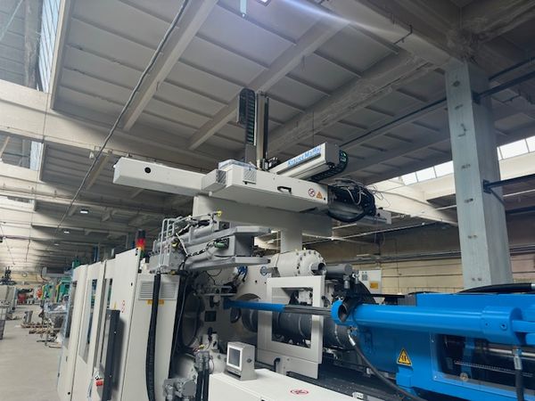 Krauss-Maffei-wtryskarka-używana-Szczeppol-Łódź-Polska