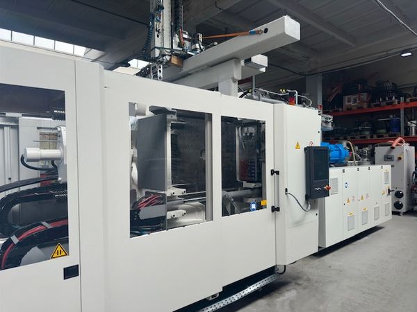 Krauss-Maffei-wtryskarka-używana-Szczeppol-Łódź-Polska