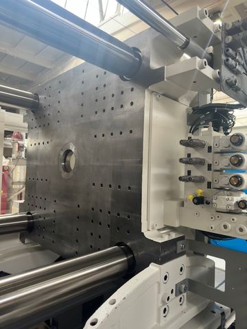 Krauss-Maffei-wtryskarka-używana-Szczeppol-Łódź-Polska