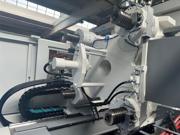 Krauss-Maffei-wtryskarka-używana-Szczeppol-Łódź-Polska