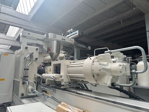 Krauss-Maffei-wtryskarka-używana-Szczeppol-Łódź-Polska