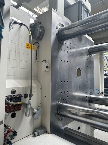 Krauss-Maffei-wtryskarka-używana-Szczeppol-Łódź-Polska