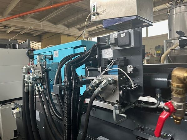 Sumitomo-Demag-wtryskarka-używana-Szczeppol-Łódź-Polska