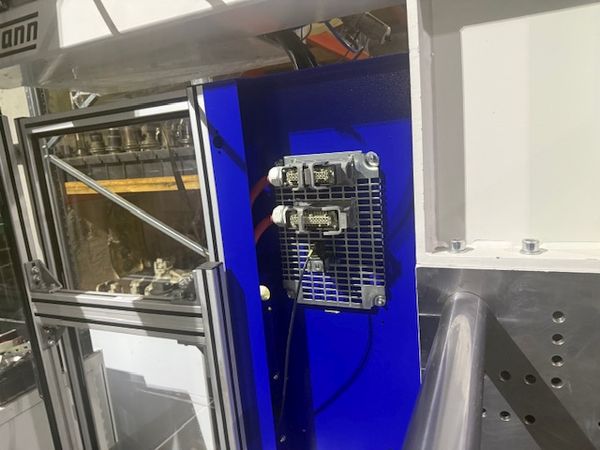 Wittmann-Battenfeld-EcoPower-wtryskarka-używana-Szczeppol-Łódź-Polska