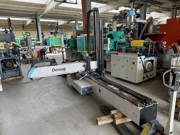 Robot - Wittmann-Demag DR853 / Robot szybkobieżny