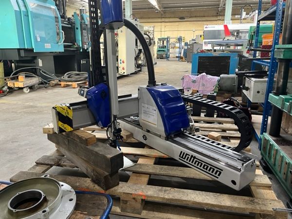 Robot - Wittmann W808 / Bardzo dobry stan techniczny