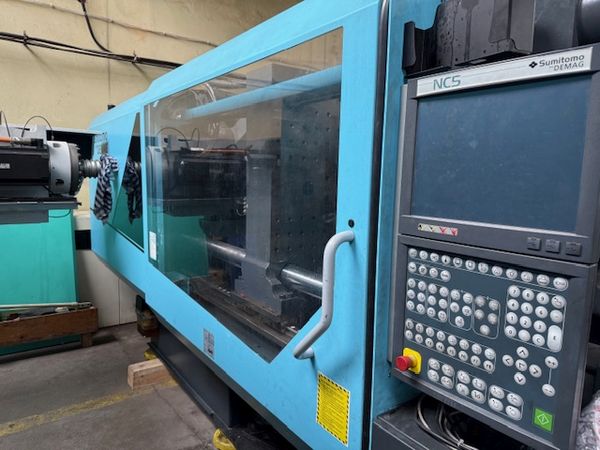 Sumitomo Demag Systec 350/720-1450 z robotem Wittmann-Demag W833 / Bardzo dobry stan techniczny