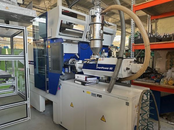 Wittmann Battenfeld SmartPower 60/210 / Maszyna hybrydowa / Godziny pracy: ca. 16.000 w trybie automatycznym
